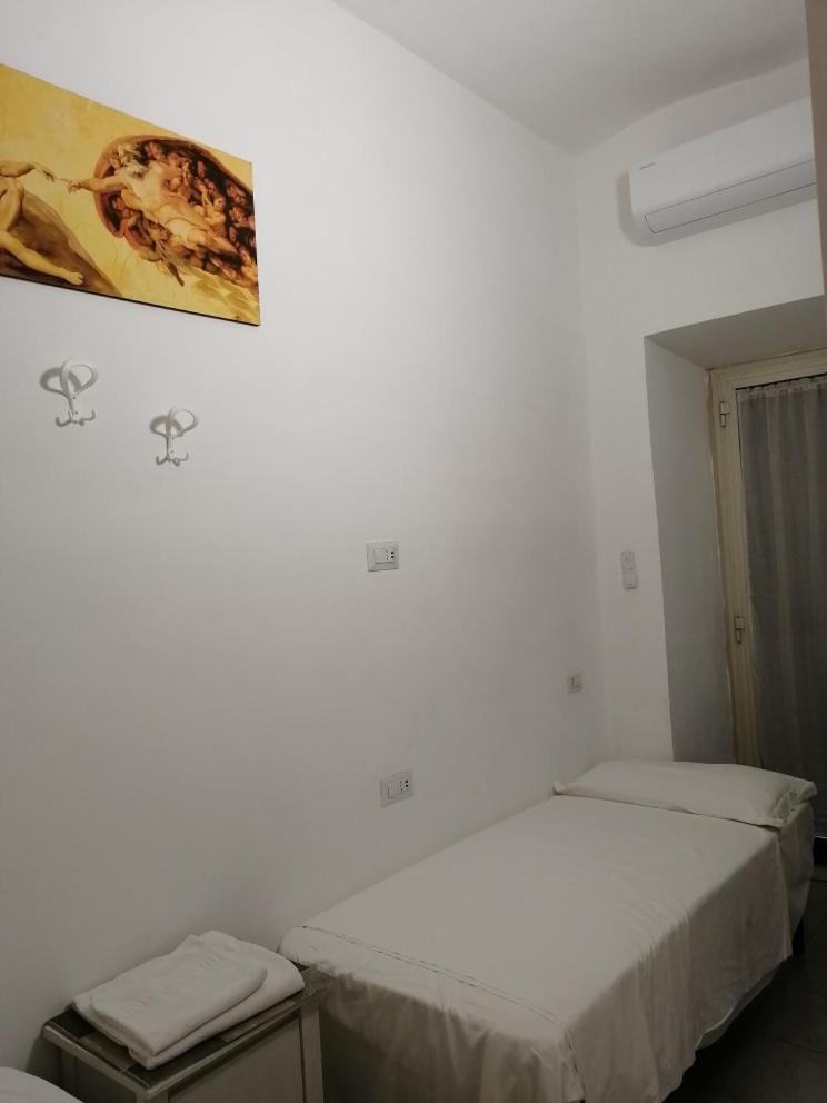 Camera Doppia con Letti Singoli con Bagno Privato Esterno
